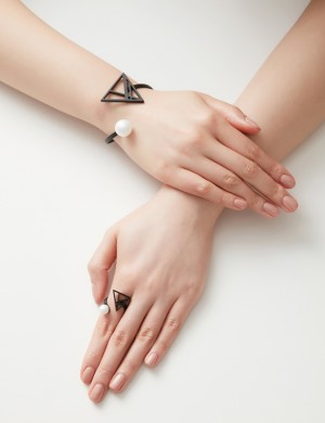 Bracelet• Eyes on me Collection  Eys On Me Bracelet