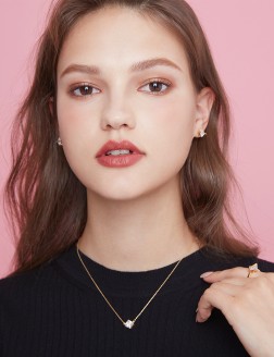 Necklace• Shining Diamond Collection Square Diamond Necklace