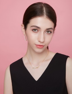 Necklace• Pearls in the Paradise Pearls on the swing Necklace